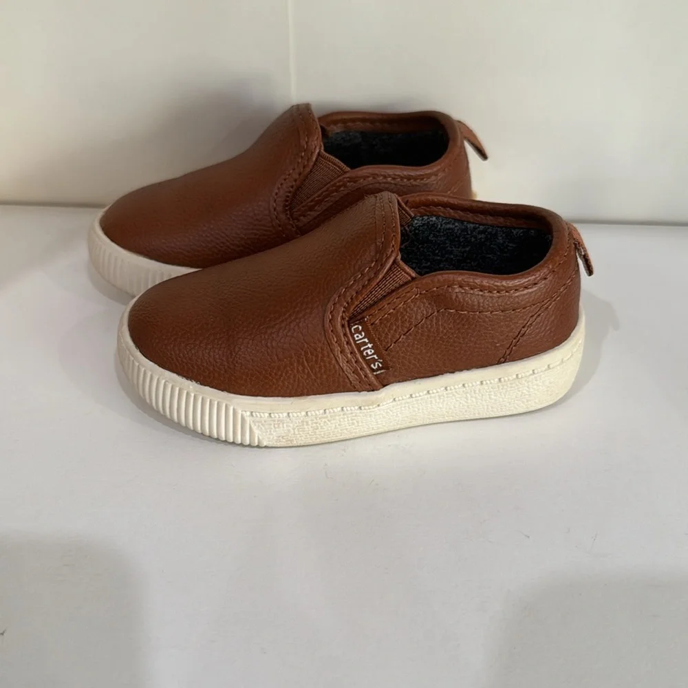CARTER’S - boys shoes size 5small